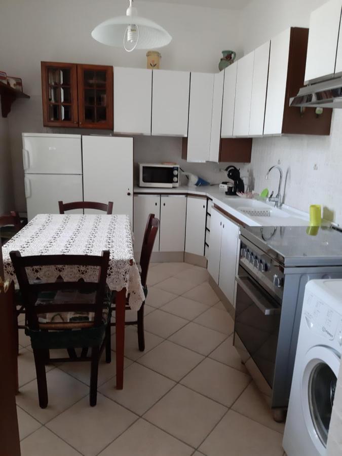 Appartamento Per Vacanze Domus Lunae Luni Екстериор снимка
